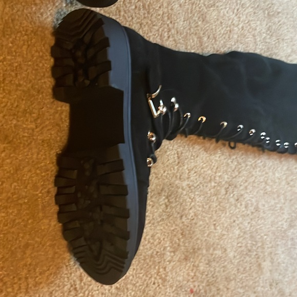 Knee high boots - Picture 3 of 3